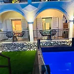 Royal Jelly - Renovated With Pool Just 5 Minutes Walk From The By Mana Gers Marathiás