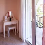شقة فندقية Royal Jelly - Renovated With Pool Just 5 Minutes Walk From The By Mana Gers Marathiás