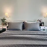 Royal Jelly - Renovated With Pool Just 5 Minutes Walk From The By Mana Gers شقة فندقية Marathiás