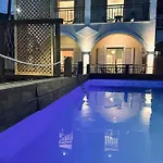Royal Jelly - Renovated With Pool Just 5 Minutes Walk From The By Mana Gers شقة فندقية 3*