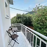 Royal Jelly - Renovated With Pool Just 5 Minutes Walk From The By Mana Gers Marathiás