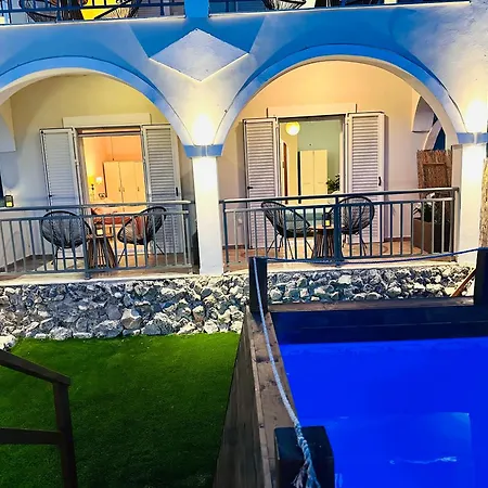 Royal Jelly - Renovated With Pool Just 5 Minutes Walk From The By Mana Gers Marathiás