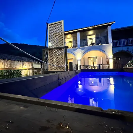 Royal Jelly - Renovated With Pool Just 5 Minutes Walk From The By Mana Gers 3* Marathiás