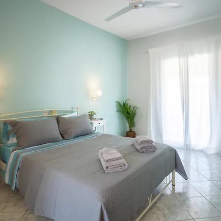 Aparthotel Royal Jelly - Renovated With Pool Just 5 Minutes Walk From The By Mana Gers 3*