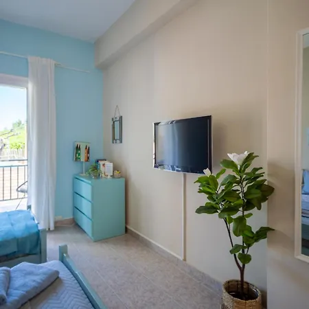 Royal Jelly - Renovated With Pool Just 5 Minutes Walk From The By Mana Gers Marathiás