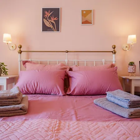 Aparthotel Royal Jelly - Renovated With Pool Just 5 Minutes Walk From The By Mana Gers