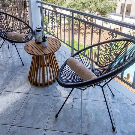 Royal Jelly - Renovated With Pool Just 5 Minutes Walk From The By Mana Gers 3*