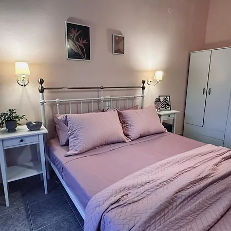 Royal Jelly - Renovated With Pool Just 5 Minutes Walk From The By Mana Gers Aparthotel 3*