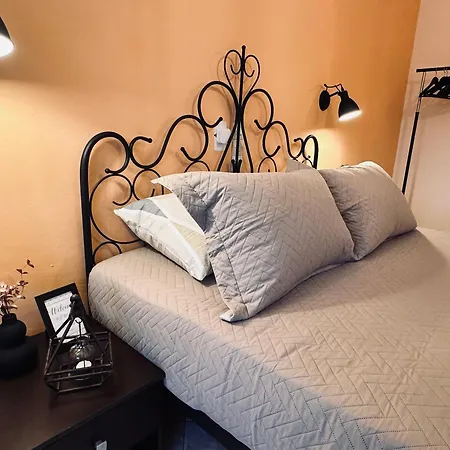 Royal Jelly - Renovated With Pool Just 5 Minutes Walk From The By Mana Gers 3* Marathiás