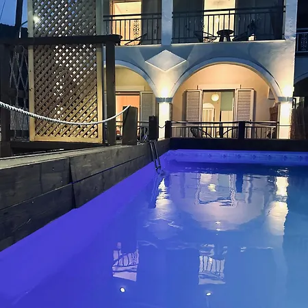 Royal Jelly - Renovated With Pool Just 5 Minutes Walk From The By Mana Gers Aparthotel 3*