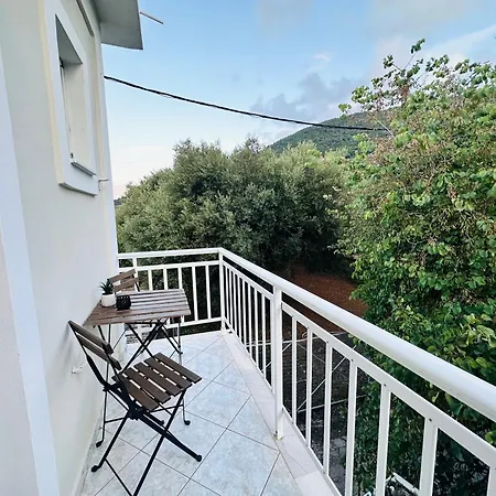 Royal Jelly - Renovated With Pool Just 5 Minutes Walk From The By Mana Gers Marathiás