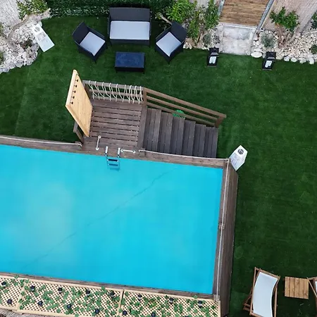 Royal Jelly - Renovated With Pool Just 5 Minutes Walk From The By Mana Gers Marathiás