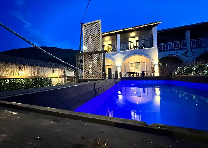 Royal Jelly - Renovated With Pool Just 5 Minutes Walk From The By Mana Gers 3* Marathiás