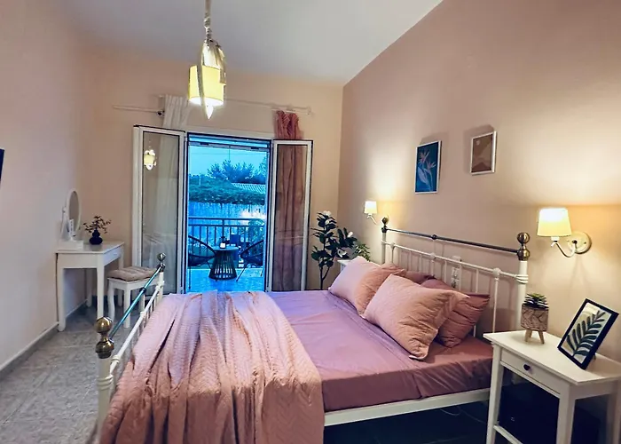 Royal Jelly - Renovated With Pool Just 5 Minutes Walk From The By Mana Gers Appart hôtel