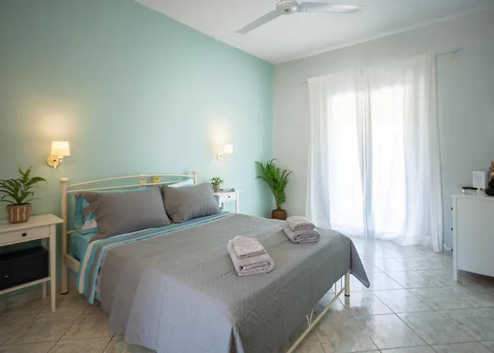 Appart hôtel Royal Jelly - Renovated With Pool Just 5 Minutes Walk From The By Mana Gers 3*
