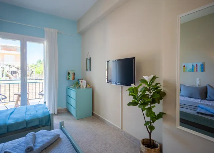 Royal Jelly - Renovated With Pool Just 5 Minutes Walk From The By Mana Gers Marathiás
