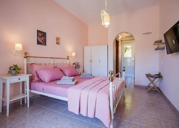 Royal Jelly - Renovated With Pool Just 5 Minutes Walk From The By Mana Gers Appart hôtel