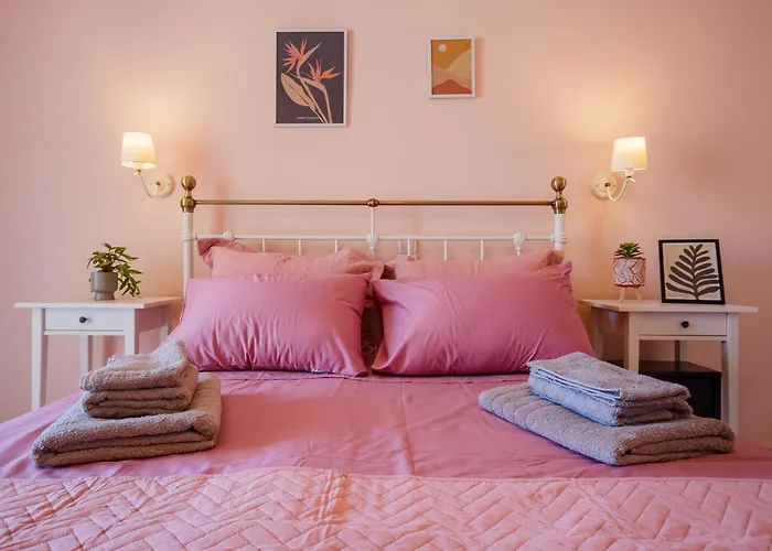 Appart hôtel Royal Jelly - Renovated With Pool Just 5 Minutes Walk From The By Mana Gers