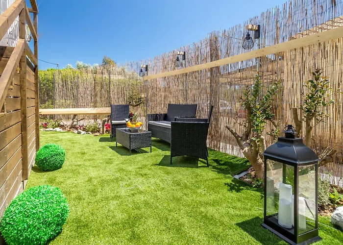 Appart hôtel Royal Jelly - Renovated With Pool Just 5 Minutes Walk From The By Mana Gers 3*
