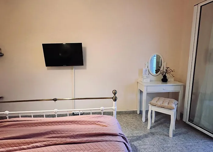 Royal Jelly - Renovated With Pool Just 5 Minutes Walk From The By Mana Gers Appart hôtel Marathiás
