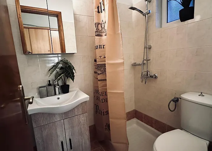 Royal Jelly - Renovated With Pool Just 5 Minutes Walk From The By Mana Gers 3*