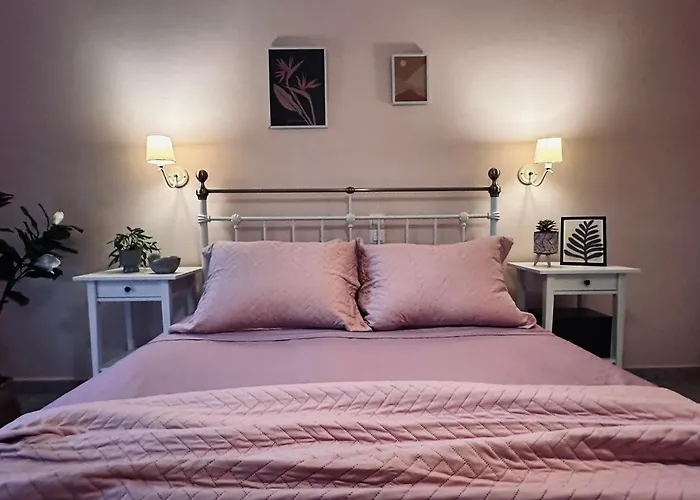 Appart hôtel Royal Jelly - Renovated With Pool Just 5 Minutes Walk From The By Mana Gers