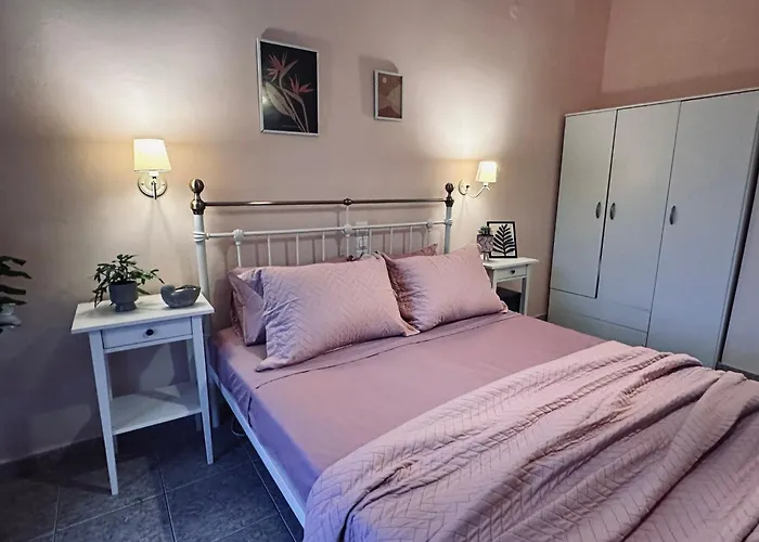 Royal Jelly - Renovated With Pool Just 5 Minutes Walk From The By Mana Gers Appart hôtel 3*