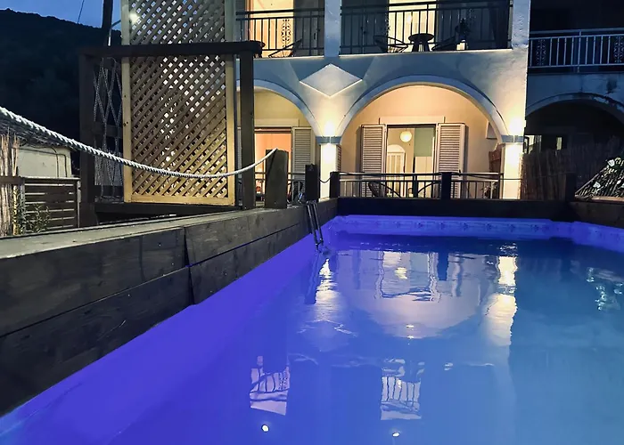 Royal Jelly - Renovated With Pool Just 5 Minutes Walk From The By Mana Gers Apart Otel 3*