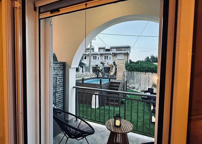 Appart hôtel Royal Jelly - Renovated With Pool Just 5 Minutes Walk From The By Mana Gers 3*
