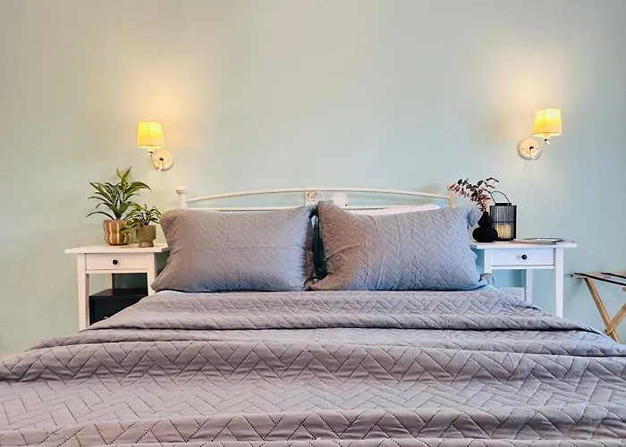 Appart hôtel Royal Jelly - Renovated With Pool Just 5 Minutes Walk From The By Mana Gers 3*