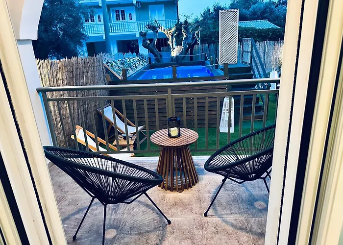 Royal Jelly - Renovated With Pool Just 5 Minutes Walk From The By Mana Gers Appart hôtel 3*