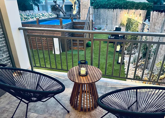 Royal Jelly - Renovated With Pool Just 5 Minutes Walk From The By Mana Gers Appart hôtel