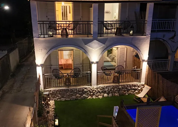 Appart hôtel Royal Jelly - Renovated With Pool Just 5 Minutes Walk From The By Mana Gers