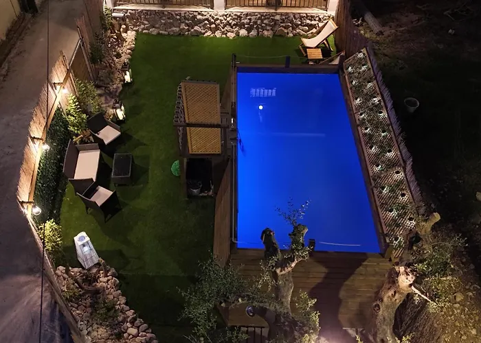 Royal Jelly - Renovated With Pool Just 5 Minutes Walk From The By Mana Gers
