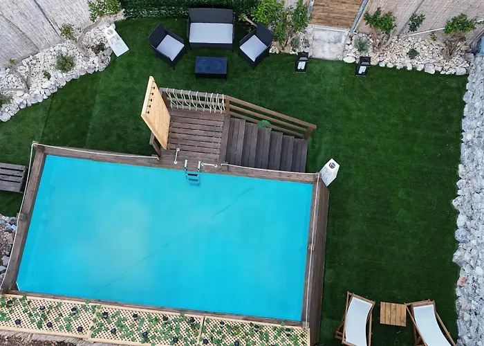 Royal Jelly - Renovated With Pool Just 5 Minutes Walk From The By Mana Gers Marathiás